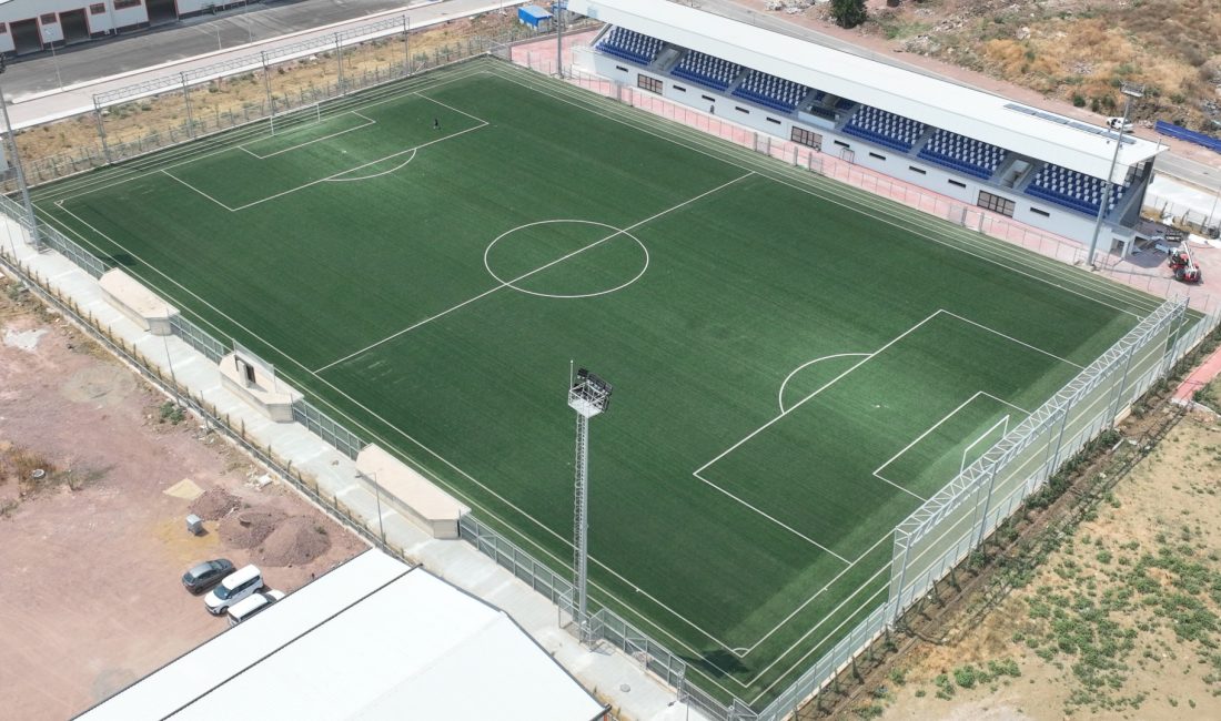 Büyükşehir Belediyesi, amatör spor kulüplerine olan desteğini yeni tesislerle sürdürüyor.
