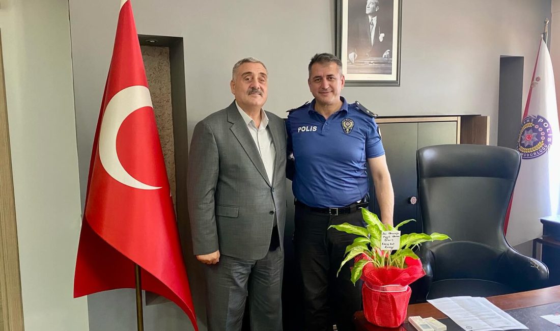 Körfez Kent Konseyi Başkanı Ahmet Önal ve yönetim kurulu üyeleri,