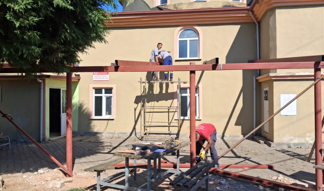 İzmit Belediyesi Fen İşleri Müdürlüğü, Bağlıca Mahallesi Toramanlar Cami’nde cemaatin