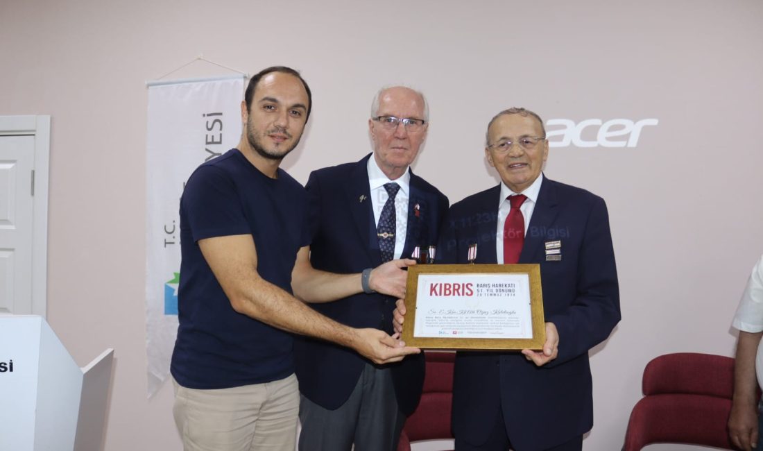 İzmit Belediyesi, Kıbrıs Barış Harekâtı’nın 51. yılında düzenlediği programla harekâtın