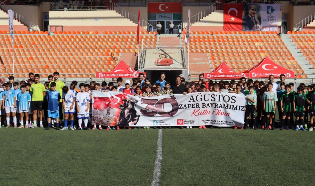 İzmit Belediyesinin 30 Ağustos Zafer Bayramı etkinlikleri kapsamında düzenlediği Zafer