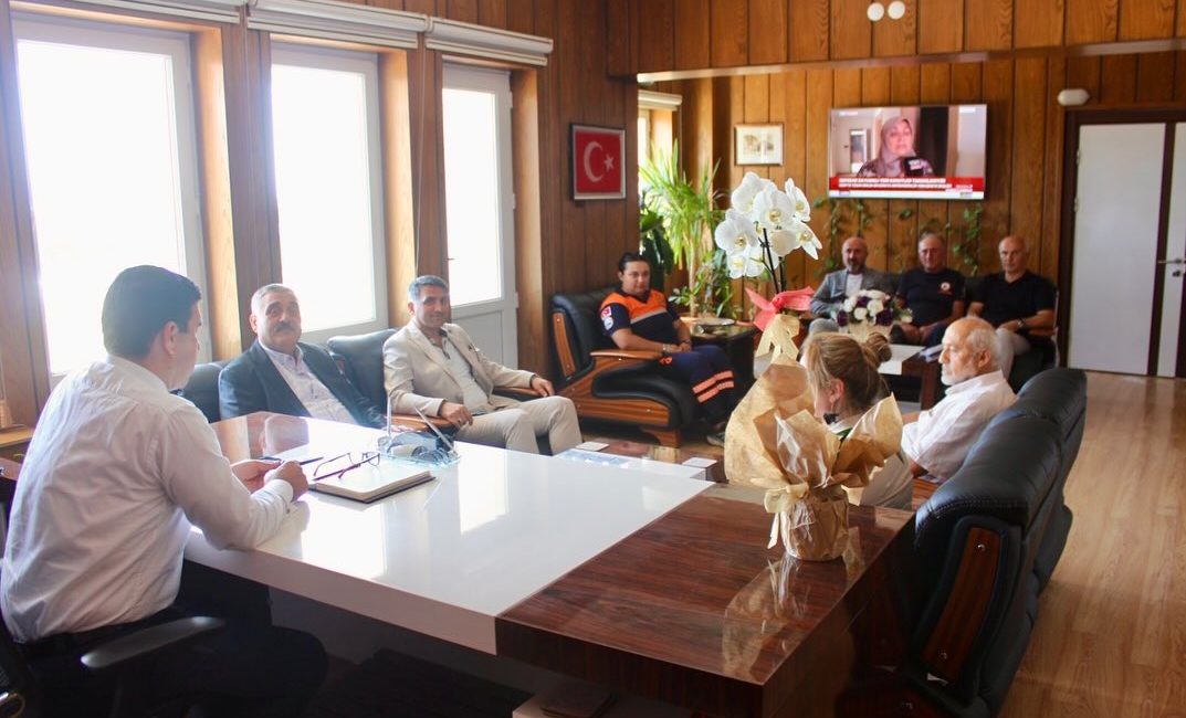 Körfez Kent Konseyi Başkanı Ahmet Önal ve yönetim kurulu üyeleri,