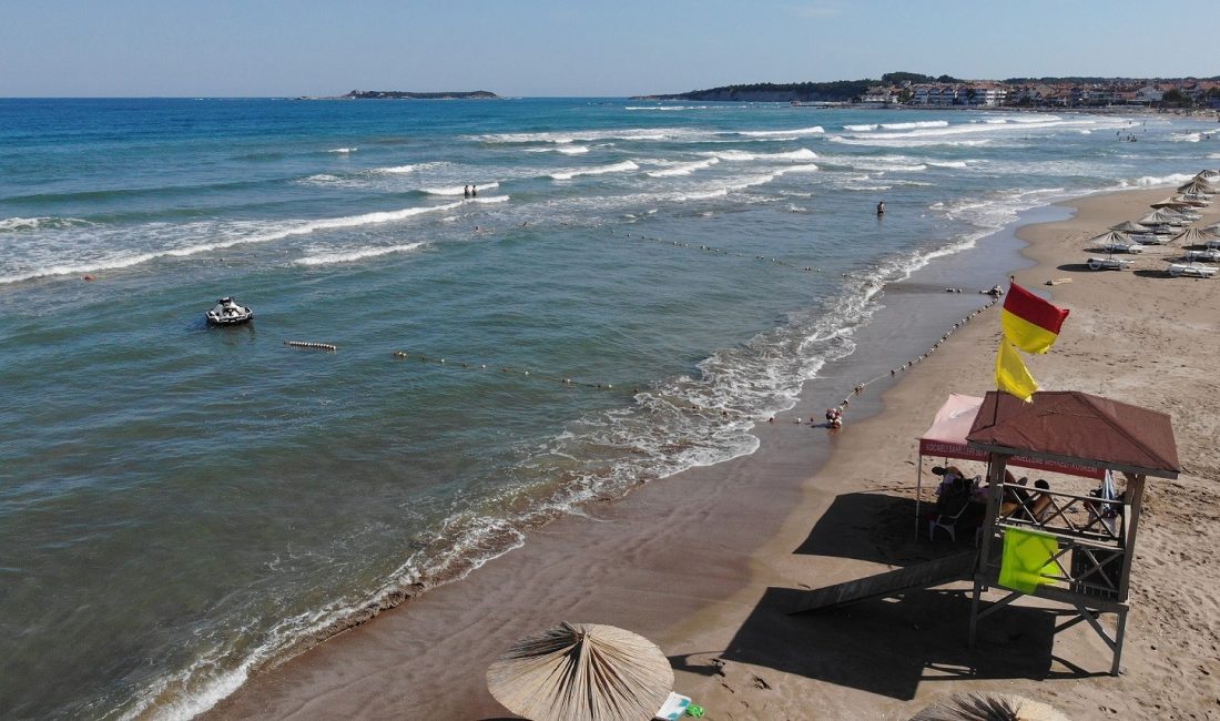 Kocaeli sahillerinde boğulma tehlikesine karşı görev yapan Kocaeli Sahilleri Su