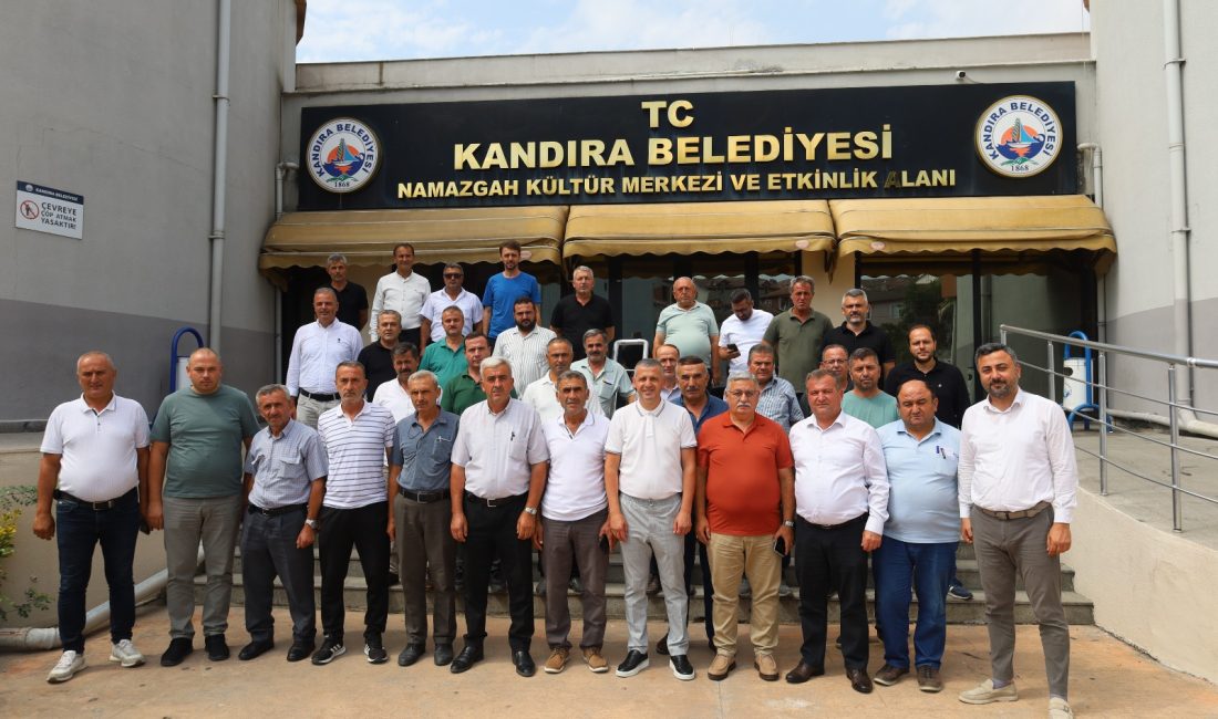 Büyükşehir Belediyesi’nin düzenlediği “Muhtar Buluşmaları” kapsamında Kandıra ilçesinde muhtarlarla bir