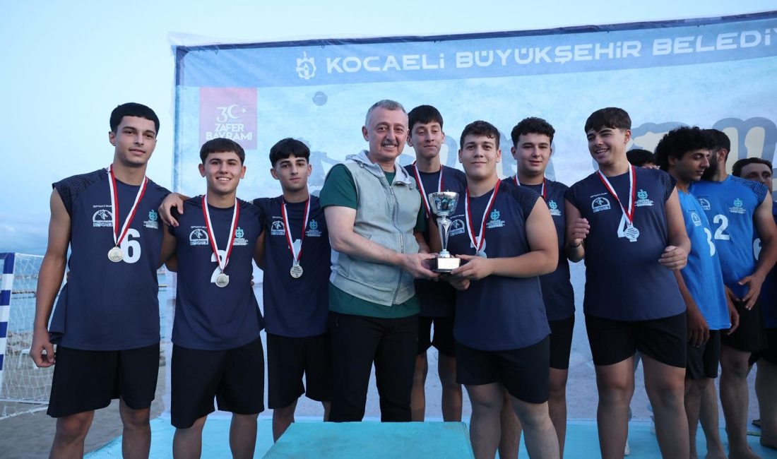 Kocaeli Büyükşehir Belediyesi tarafından Sekapark’ta düzenlenen ödüllü Plaj Şenlikleri, Kocaeli