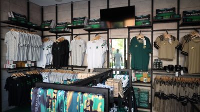 Kocaeli Büyükşehir Belediyesi’nden Kocaelispor’a tam destek sürüyor. Taraftarların Yeşil-Siyahlı forma