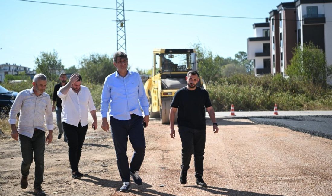 Kartepe Belediyesi Fen İşleri Müdürlüğü ekipleri, ilçe genelinde sürdürdüğü üstyapı