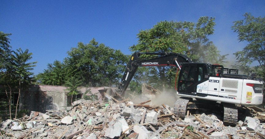 İzmit Belediyesi, vatandaşların güvenliği ve huzuru için metruk yapılarla ilgili