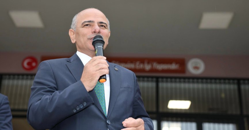 Yarımca Anadolu Lisesi’nde bayrak törenine katılan Başkan Şener Söğüt, “Bizim