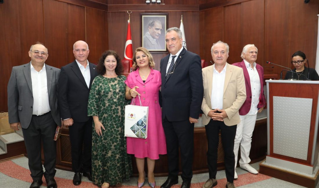 İzmit Belediye Başkanı Fatma Kaplan Hürriyet 13’ncü Uluslararası İzmit Pişmaniye