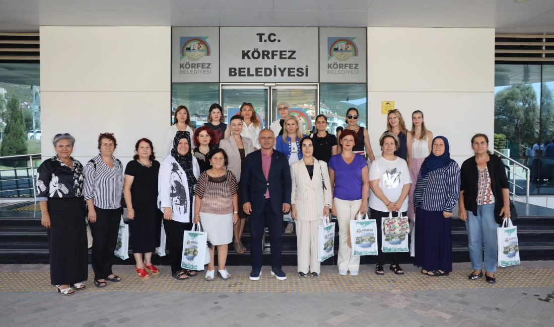 Kocaeli’nin farklı ilçelerinde görev yapan kadın muhtarlar, Körfez Belediyesi’ni ziyaret