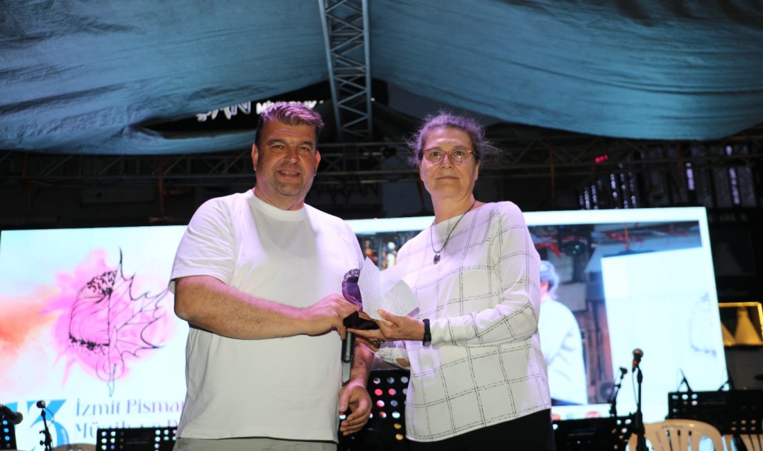 13. Uluslararası İzmit Pişmaniye Müzik ve Dans Festivalinin açılışında konuşan