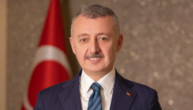 Kocaeli Büyükşehir Belediye Başkanı Doç.Dr.Tahir Büyükakın uyum eğitimleri bugün başlayan