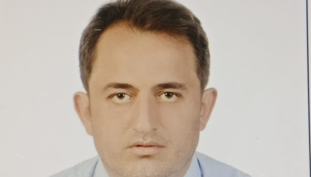 MEHMET ÇAVDAR İMZA GÜNÜNE BEKLİYOR Kocaeli Büyükşehir Belediyesi’nin düzenlediği “Kocaeli’nin Yazarları” fuarına katılan şair yazar