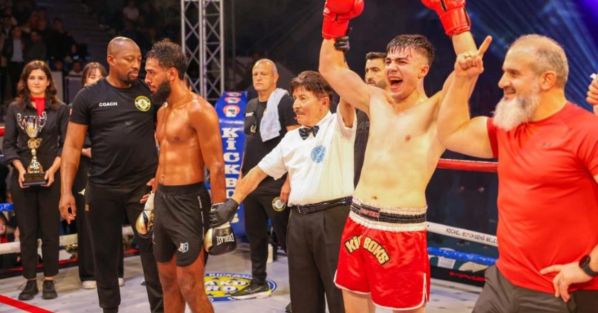  Kocaeli'de düzenlenen Uluslararası Kick Boks Kemer Şampiyonası geniş katılım