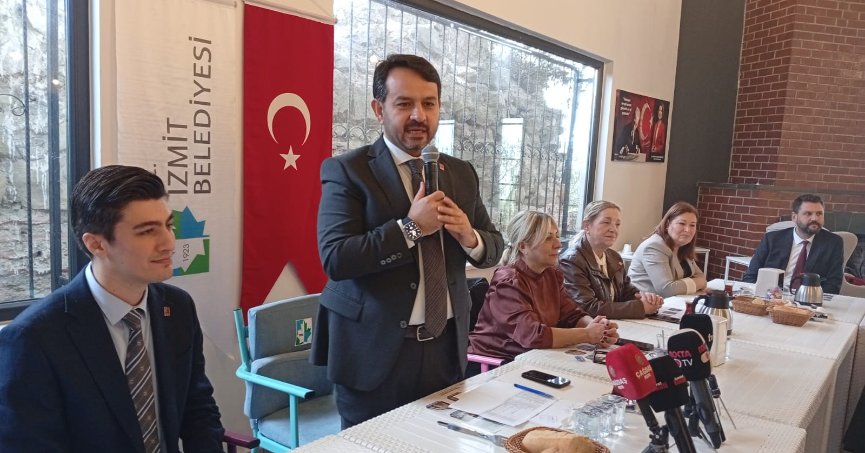 CHP İzmit İlçe Başkanı Gökhan Ercan, kongre sürecinin ardından düzenlenen