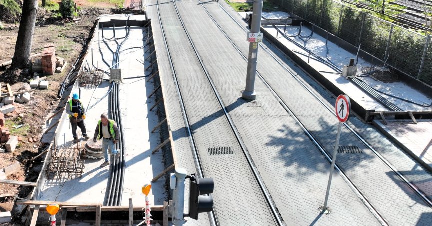 Konforlu ve kesintisiz ulaşım ağını büyüten Kocaeli Büyükşehir Belediyesi, tramvay