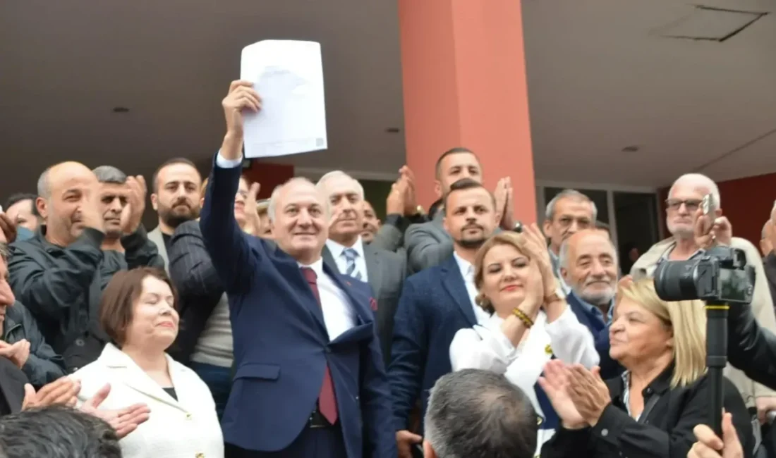 CHP Kocaeli İl Başkanlığı’na seçilen Erdem Arcan, Kocaeli Adliyesi’nden mazbatasını
