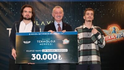 Kocaeli Büyükşehir Belediye Başkanı Tahir Büyükakın, Büyükşehir tarafından teknoloji takımlarına