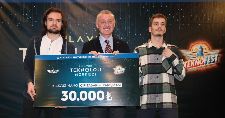 Kocaeli Büyükşehir Belediye Başkanı Tahir Büyükakın, Büyükşehir tarafından teknoloji takımlarına