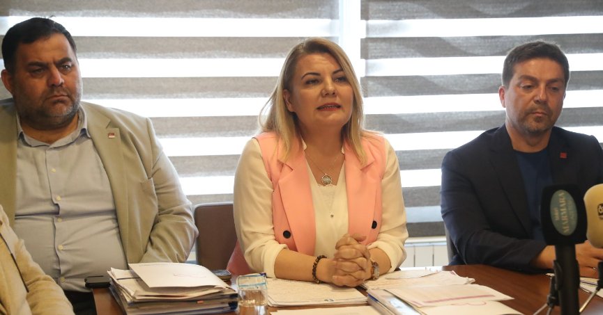 İzmit Belediye Başkanı Fatma Kaplan Hürriyet, Gebze’de yaşanan bina çökmesinin