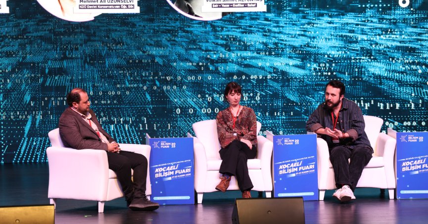 Büyükşehir Belediyesi’nin Kongre Merkezi’nde düzenlediği Kocaeli Bilişim Fuarı’nda yapay destekli