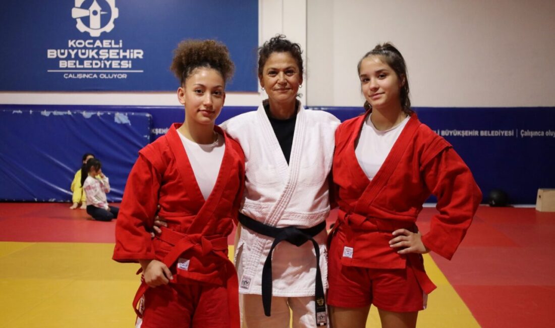 Kocaeli Büyükşehir Belediyesi Kağıtspor çatısı altında judo yapan Ceylin Mutiş