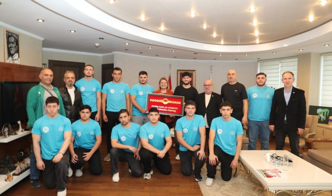 Yeni sezona güçlü bir şekilde hazırlanan İzmit Belediyespor Güreş Takımı,