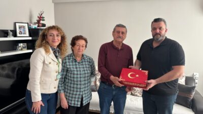 İzmit Belediyesi, Körfez’de yaşayan Kıbrıs Gazilerini evlerinde ziyaret ederek minnet