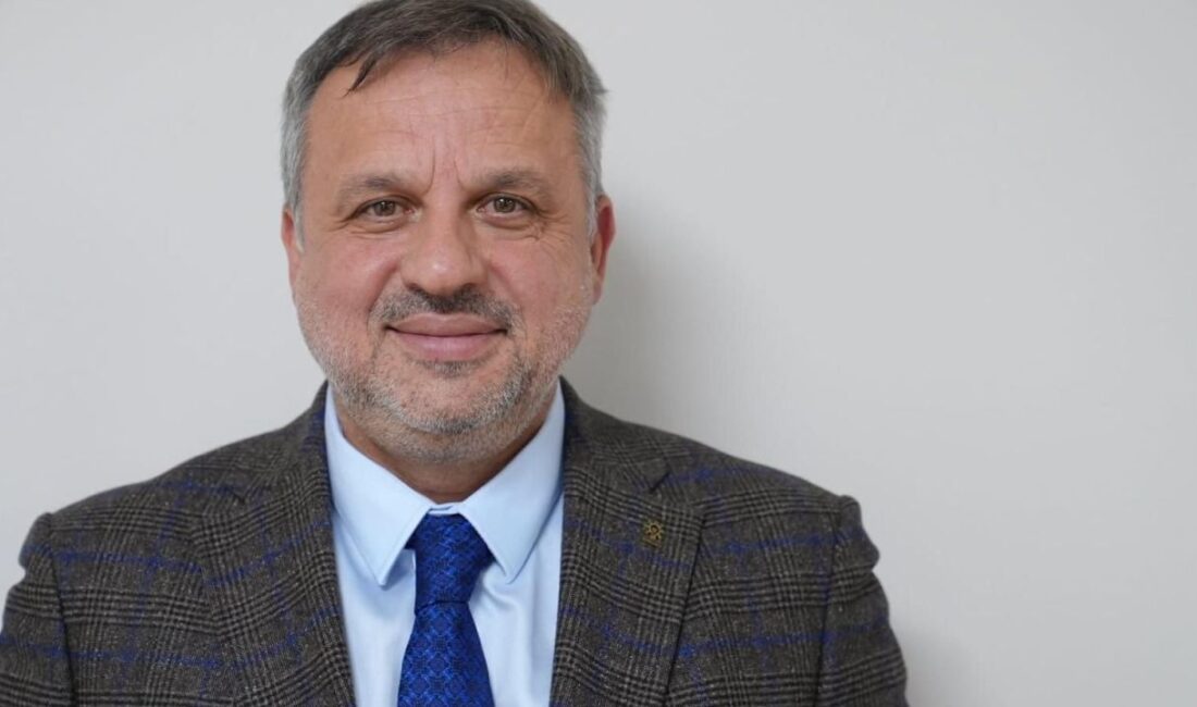 Kocaeli Büyükşehir Belediye Meclisi’ni karıştırmak için adeta çırpınan, kadın belediye