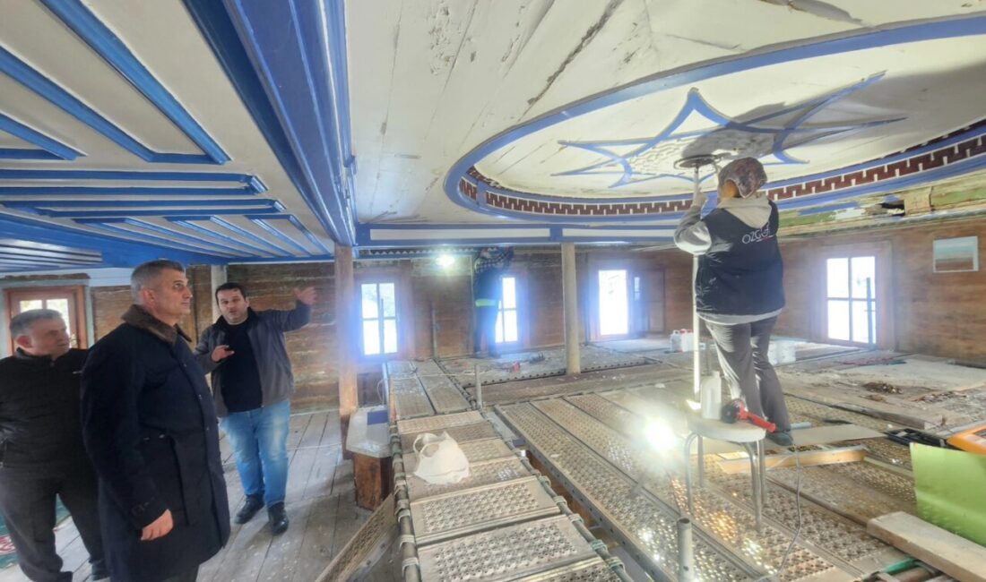 Gölcük Belediye Başkanı Ali Yıldırım Sezer, Tarihî Nüzhetiye Camii’nde devam