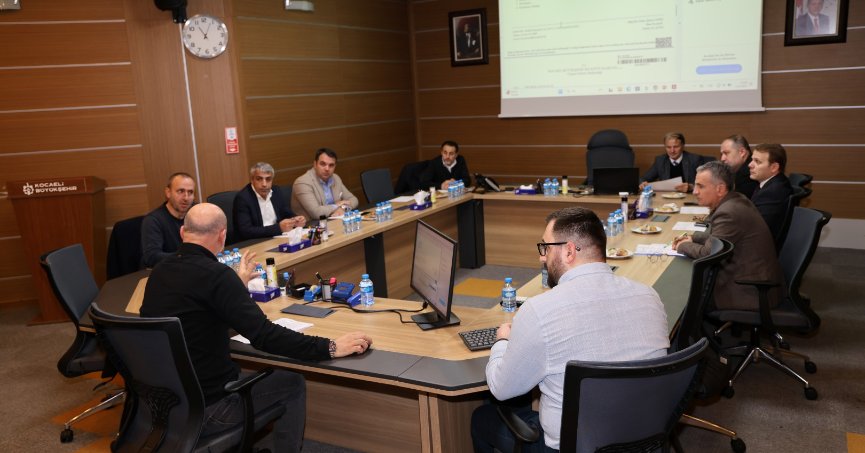 Kocaeli Büyükşehir Belediyesi Encümeni’nde yolcuyla tartışan ve trafik güvenliğini sağlayan