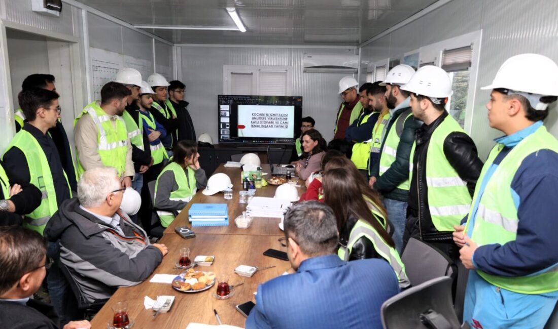 Kocaeli Büyükşehir Belediyesi’nin Umuttepe Kampüsü’nde inşa ettiği cami ve otoparkın