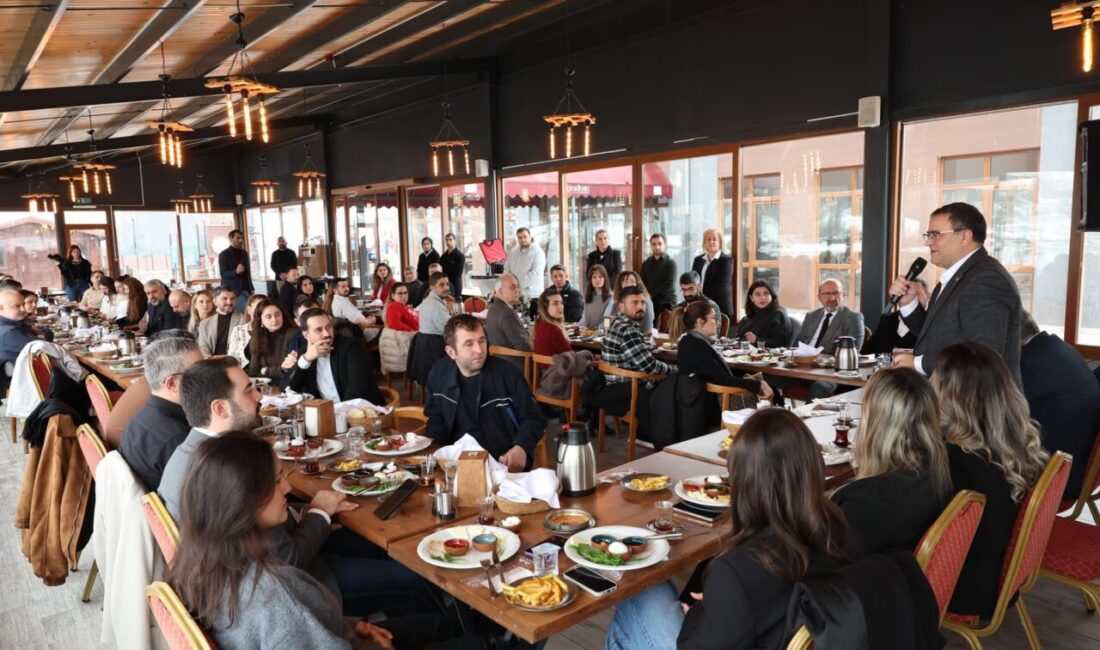 Derince Belediye Başkanı Av. Sertif Gökçe, Beşdivan Tesisleri’nde düzenlenen programda