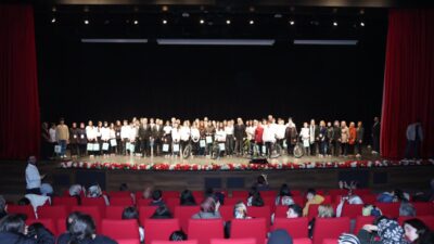 Çayırova Belediyesi’nin bilgi evlerinde eğitim gören 8. sınıf öğrencilerinin ter