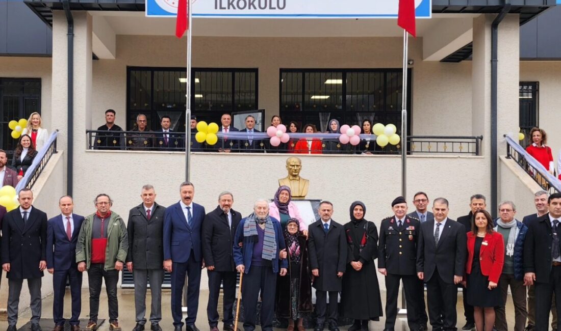 Kocaeli Valisi İlhami Aktaş, Gölcük Kaymakamı Müfit Gültekin ve Gölcük