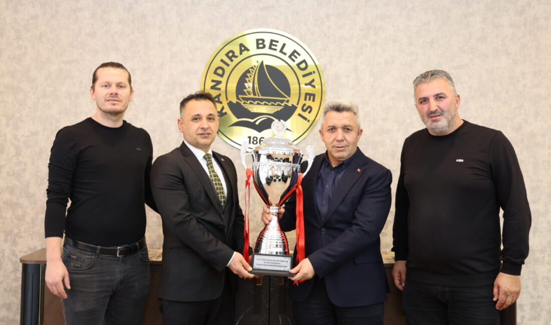 Kocaeli Süper Amatör Lig B Grubu'nda şampiyonluğunu ilan eden Kandıra