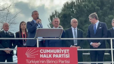 CHP Genel Başkanı Özgür Özel, Kocaeli'de yaptığı açıklamada emekli maaşlarının