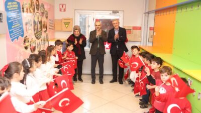 Yeni eğitim-öğretim döneminin başlamasıyla birlikte, Çayırova Belediyesi Çocuk Kulüpleri’ndeki minik