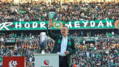 Kocaeli Büyükşehir Belediye Başkanı Tahir Büyükakın, zorlu Kayserispor deplasmanından 3