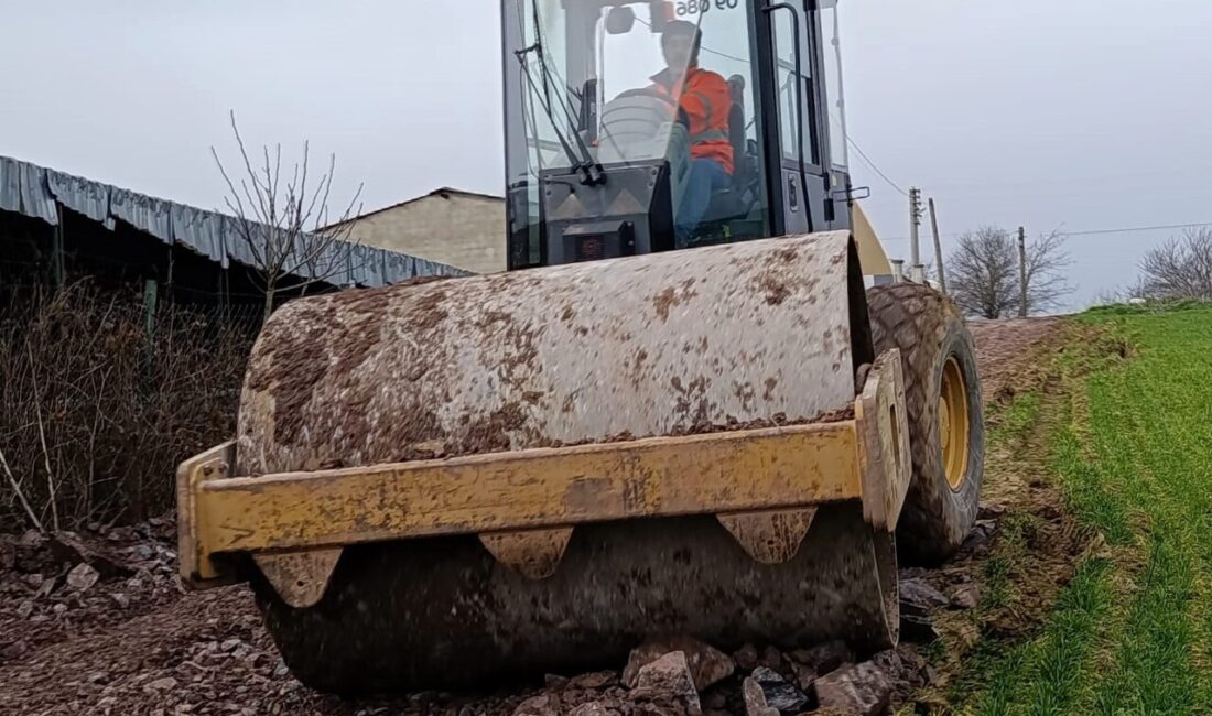 Kent merkezinde yürüttüğü üstyapı çalışmalarını kırsal mahallelerde de sürdüren Kocaeli