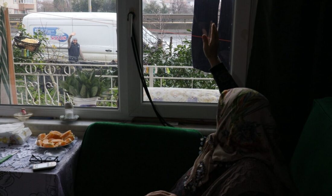 Kocaeli Büyükşehir Belediyesi’nin yürüttüğü “Gönül Kazan Projesi”, yalnız yaşayan Fadime