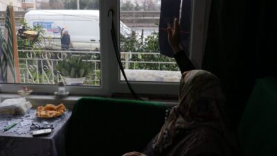 Kocaeli Büyükşehir Belediyesi’nin yürüttüğü “Gönül Kazan Projesi”, yalnız yaşayan Fadime