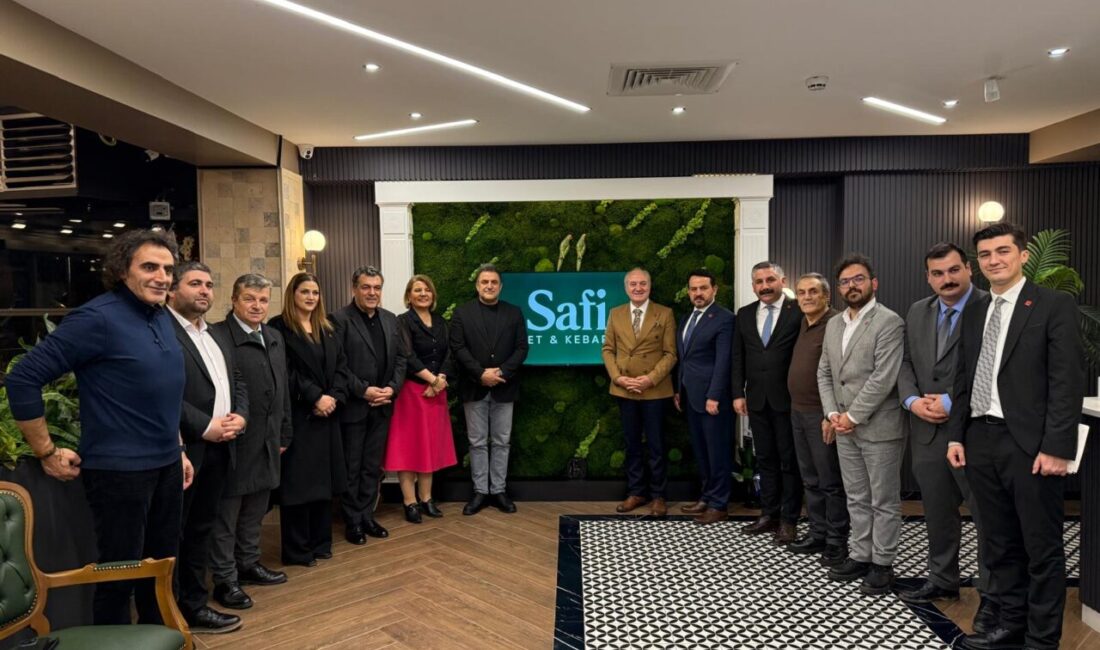 Fatma Başkan, Başiskele’de açılan Safi Et Kebap Restoran’ı ziyaret ederek