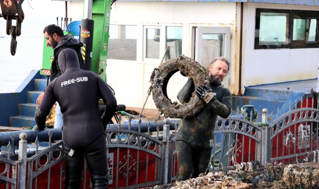 Kocaeli Büyükşehir Belediyesi’nin İzmit Körfezi’nde gerçekleştirdiği çok yönlü temizlik çalışmaları