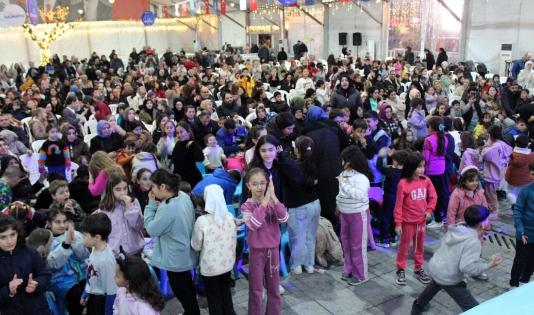 Kocaeli Büyükşehir Belediyesi tarafından Gebze Kent Meydanı’nda kurulan Ramazan Çadırı’nda