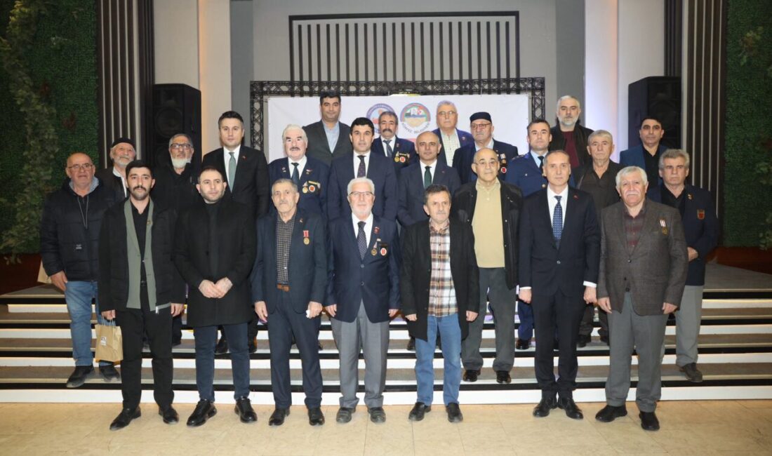 Körfez Belediye Başkanı Şener Söğüt, Körfez Kaymakamı Uğur Kalkar’ın da