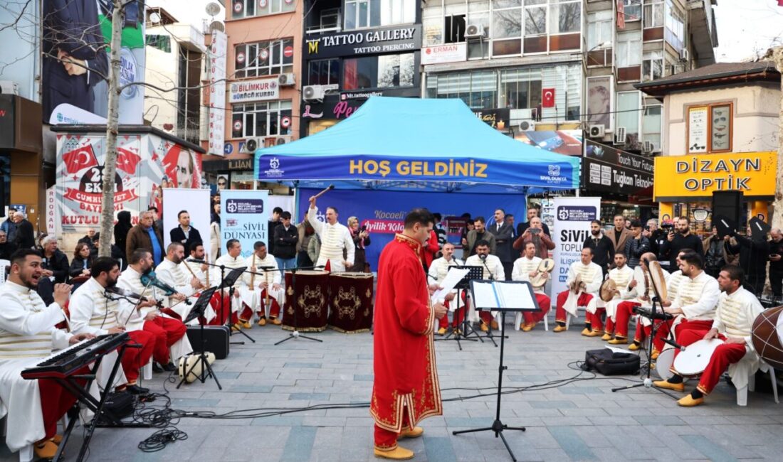 Kocaeli Büyükşehir Belediyesi, Ramazan ayını İzmit’te düzenlediği ilahi programıyla karşıladı.
