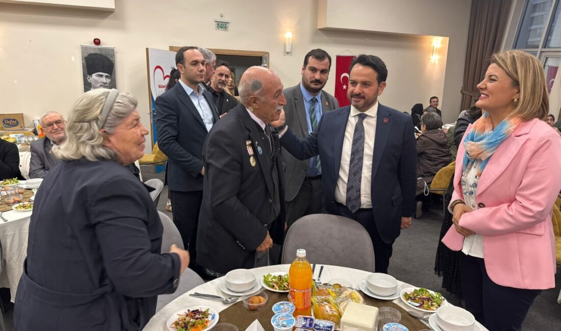 İzmit Belediyesi tarafından düzenlenen iftar programında şehit aileleri ve gaziler