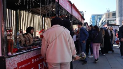 İzmit Belediyesinin 14 Şubat Sevgililer Günü dolayısıyla düzenlediği girişimci kadınların